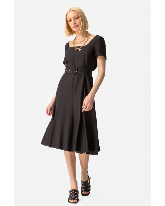 Effortless dress with belt