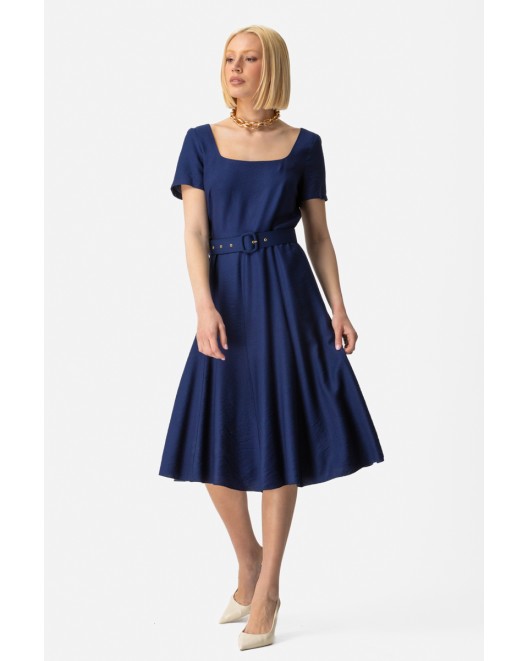 Effortless dress with belt