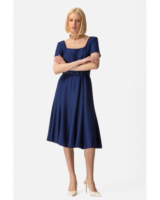 Effortless dress with belt