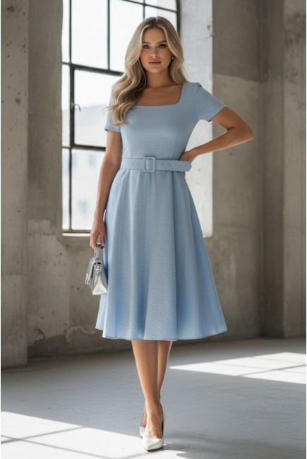 Effortless dress with belt