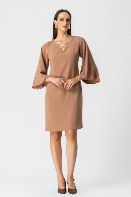 Light crepe dress with sleeves